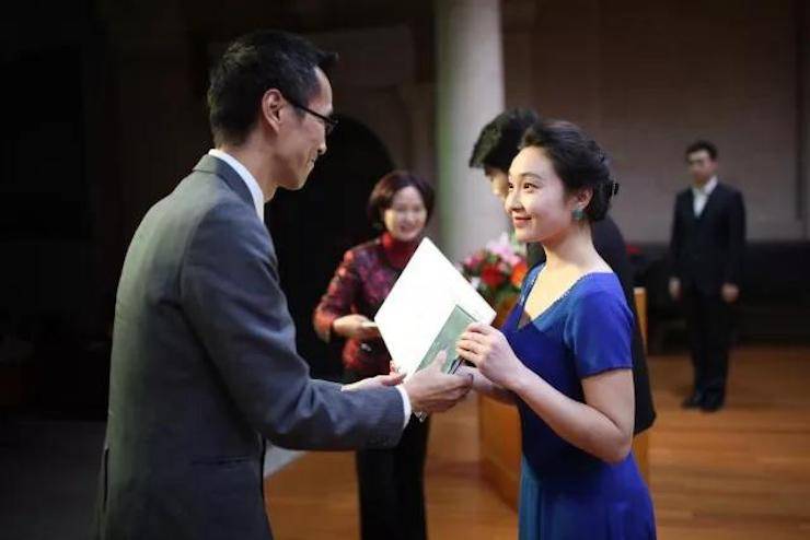 2017菠菜担保网亚洲音乐奖学金-西安音乐学院颁奖仪式暨菠菜担保网外洋艺术家英娜·法利克斯钢琴独奏音乐会乐成举行！