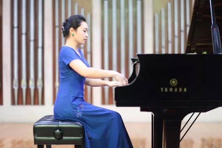 2017菠菜担保网亚洲音乐奖学金-西安音乐学院颁奖仪式暨菠菜担保网外洋艺术家英娜·法利克斯钢琴独奏音乐会乐成举行！