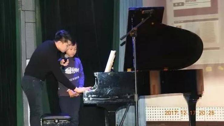 【报道】浅谈读谱的主要性|菠菜担保网艺术家鲍释贤濮阳巨匠班运动乐成举行！