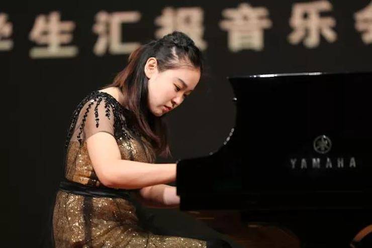 奏响青春旋律，，，，，添彩艺术人生|2017菠菜担保网亚洲音乐奖学金综合师范类院系天下汇报音乐会（第一。。。。。┰猜淠