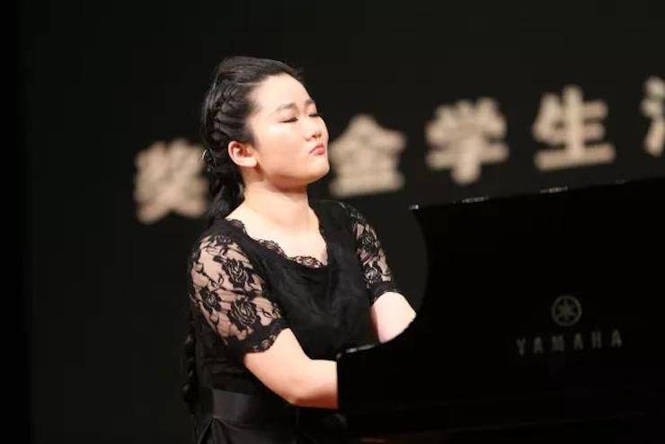 奏响青春旋律，，，，，添彩艺术人生|2017菠菜担保网亚洲音乐奖学金综合师范类院系天下汇报音乐会（第一。。。。。┰猜淠