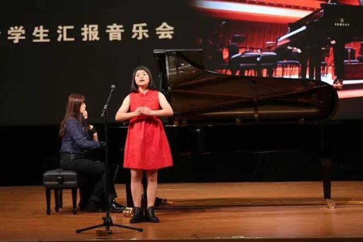 奏响青春旋律，，，，，添彩艺术人生|2017菠菜担保网亚洲音乐奖学金综合师范类院系天下汇报音乐会（第一。。。。。┰猜淠