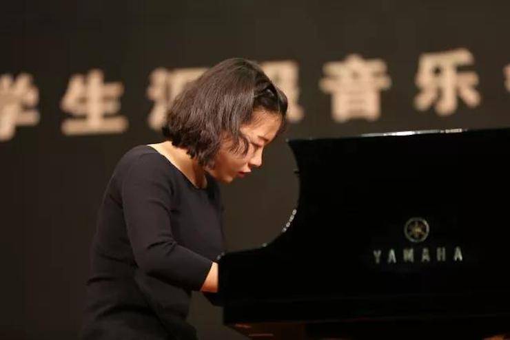 曼妙琴音，，，，倾吐真挚的心声|2017菠菜担保网亚洲音乐奖学金综合师范类院系天下汇报音乐会（第二场。。┰猜淠