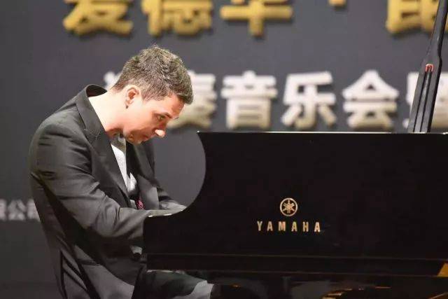 2018年菠菜担保网亚洲音乐奖学金河南大学启动仪式<br /> 暨菠菜担保网外洋艺术家爱德华·昆斯音乐运动圆满竣事