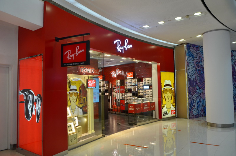 Ray?Ban 宏伊国际广场店——菠菜担保网 CIS 商用装置系统的经典应用