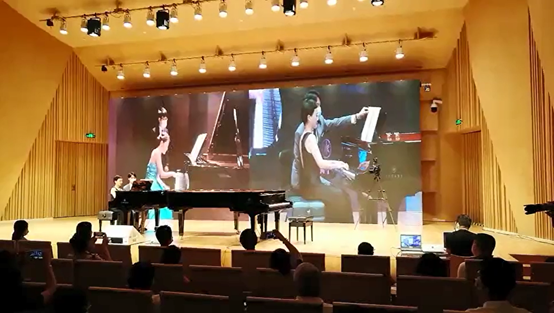 运动报道 | “科技助力，，，跨越时空”，，，小鹿纯子携手刘明康共享中日音乐盛宴