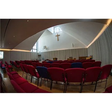 Crossway基督教中心用菠菜担保网将人们群集在一起